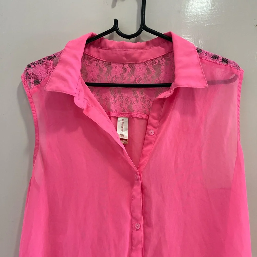 Neon pink shirt with lace detailing - Picture 3 of 10